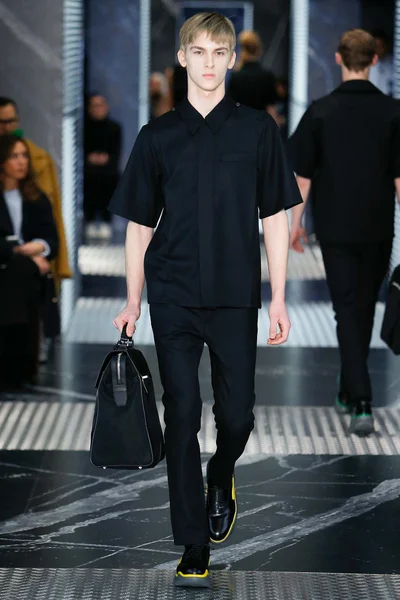 Look 34